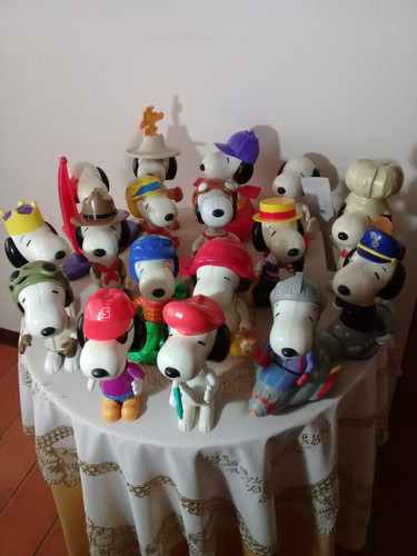 17 Figuras De Juguetes Colección Snoopy. Promo Mcdonalds 