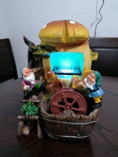 Pileta Decorativa De Enanitos