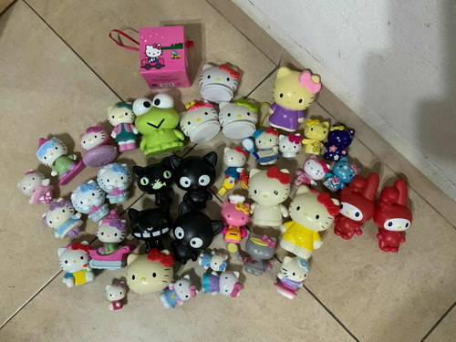 Lote 40 Piezas Muñecos Hello Kitty