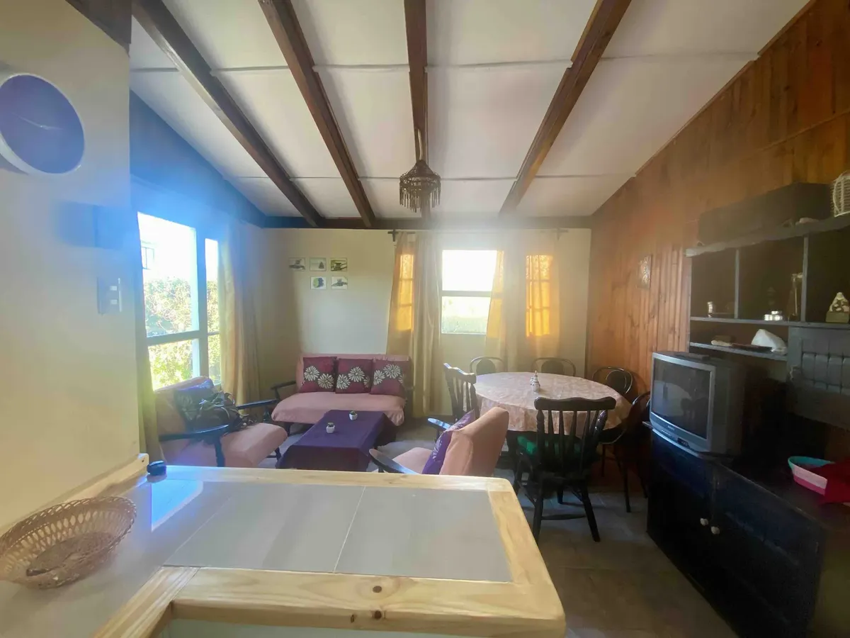 Imagen 2 de 11 de Casa Esquina En Los Molles En Tranquilo Barrio Residencial