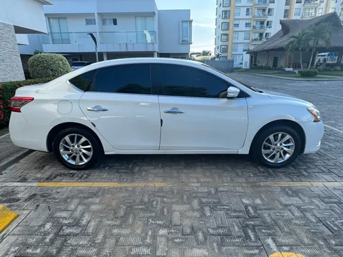 Nissan Sentra 1.8 B17 Advance
