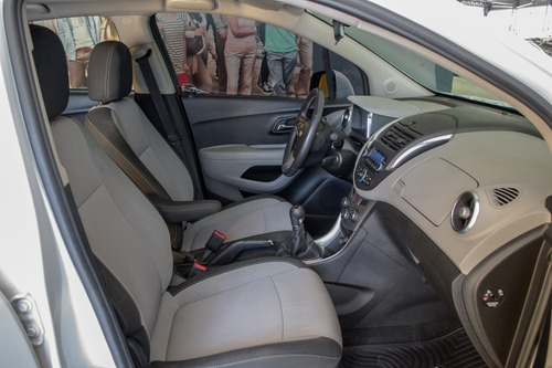 Imagen 12 de 18 de Chevrolet Tracker 2015 1.8 Ltz Fwd Mt 140cv Pfa