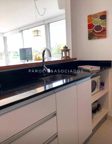 Oportunidad En Venta De 2 Dormitorios En Bellagio Tower, Punta Del Este.