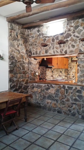 Casa En Venta - 3 Dormitorios 2 Baños - Azul
