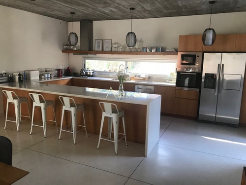 Impecable Casa En Beverly Hills - Ref: 2467