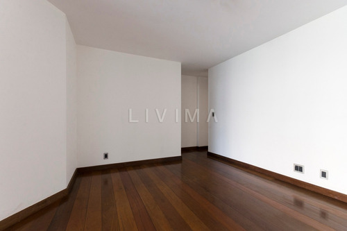 Apartamento Para Alugar Na Avenida Bartolomeu Mitre, Leblon, Rio De Janeiro - Rj - Liv-0400