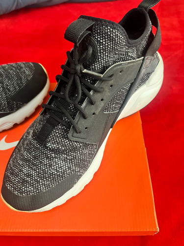 Tenis Nike Huarache (Usado)