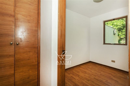 Casa En Venta De 4 Dorm. En Lo Barnechea