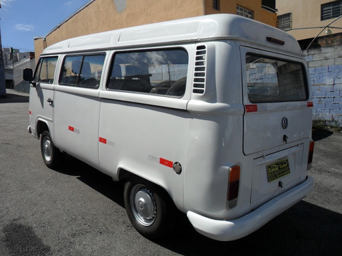 Imagem 2 de 13 de Vw Kombi Standart 1.4 Flex 9 Lugares 2014