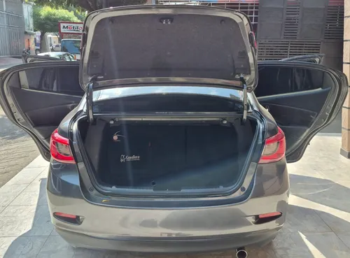 Mazda 2 GRAND TOURING LX