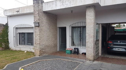 Casa 3 Ambientes Con Depto En Venta En Quilmes