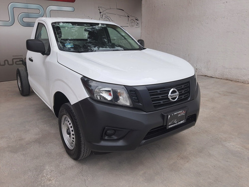 Imagen 2 de 15 de Nissan Np300 2.5 Chasis Cabina Dh Pack Seg Mt 2019