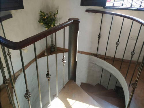 Casa En Venta De Estilo Español La Suiza San Antonio