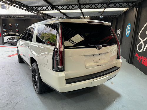 Cadillac Escalade ESV 6.2 Premium V8 8 Pas At
