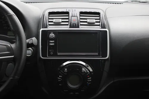 Nissan March 1.6 Exclusive Mt