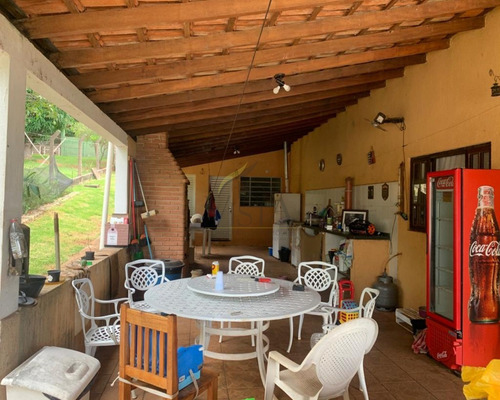 Chácara A Venda Na Estrada Para Itatiba, Bairro Biriça Do Campinho Em Bragança Paulista, Apenas 12 Km Do Centro Da Cidade. Casa Com 3 Dormitórios, 2 S - Ch00050 - 68960716