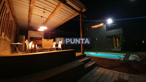 Imagen 21 de 24 de Casa En Altos De Punta Piedra Con Vista Al Mar