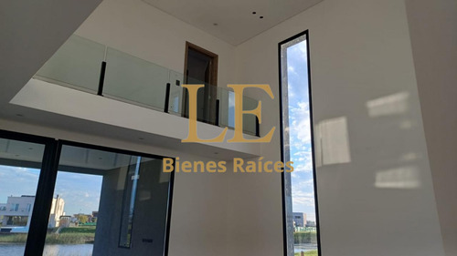 Venta Casa Barrio Costas - Puertos / Escobar