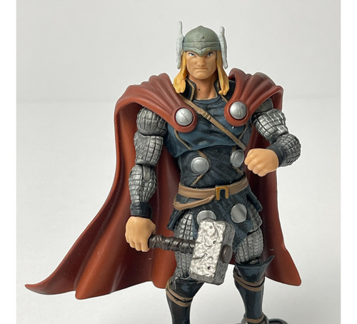 Thor Figura Hasbro Marvel Universe 3.75 (Usado)
