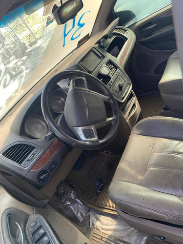 Imagen 5 de 6 de Chrysler Town Country Chocada Por Partes Refacciones Yonke