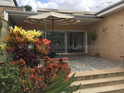 Ss: Vende Casa 24-11382 En Prados Del Este De 358 M2, Remodelada