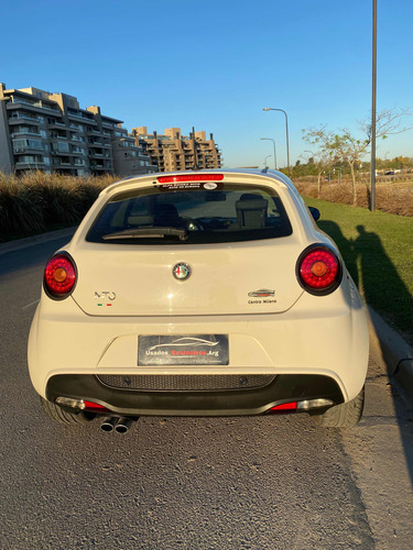 Imagen 7 de 23 de Alfa Romeo Mito 2015 1.4 Tbi Quadrifoglio Verde