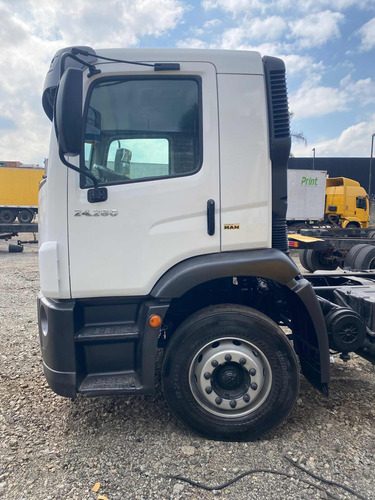 Vw 24280 Const 6x2 - 2015