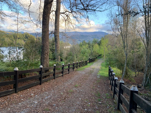 Casa En Venta De 7 Dorm. En Panguipulli