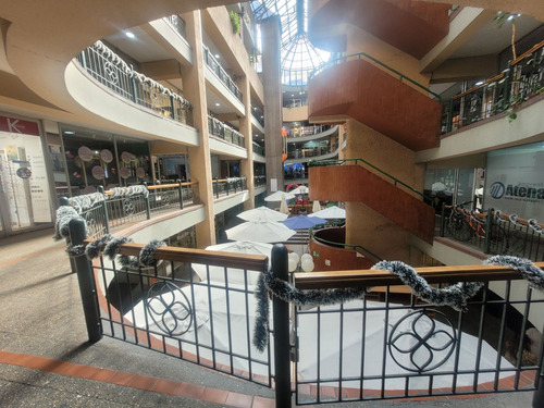 Arriendo Local Comercial Rampa De Las Flores/ Metro Manquehu