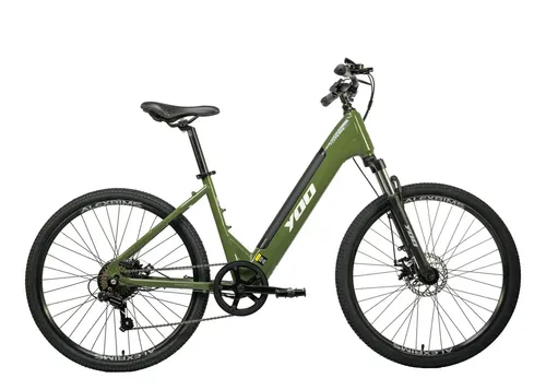 Bicicleta elétrica verde Yoo Fleek aro 26 vista lateralmente, com detalhes do motor e bateria.