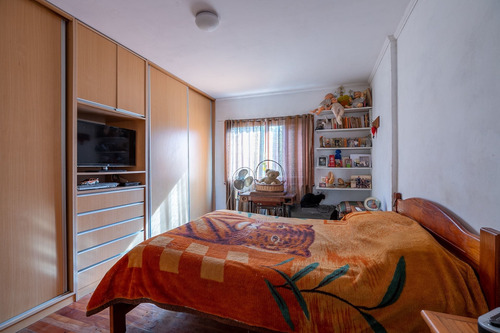 Casa En Venta, La Plata, Con Parque