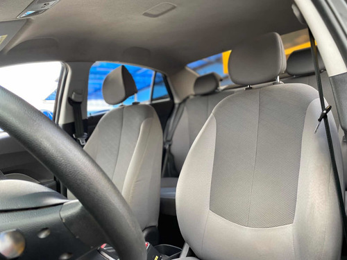 Imagem 5 de 9 de Hyundai Hb20s 2019 1.0 Unique Flex 4p