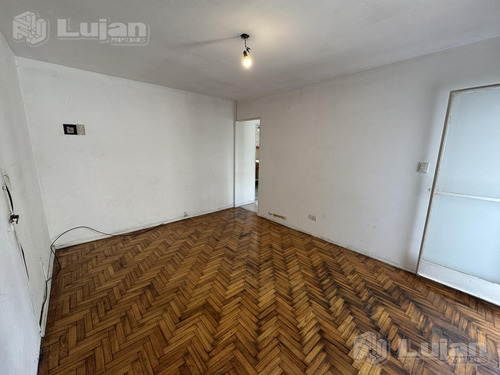Venta Av Rivadavia Al 8800 2 Ambs Con Balcón !