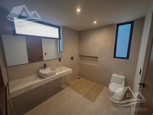 Casa En Venta En Via Cumbres Cancun