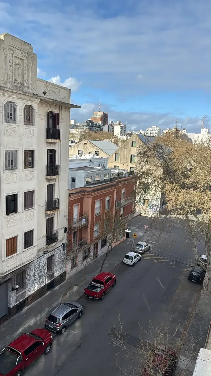 Apartamento De 1 Dormitorio En Barrio Sur  Muy Luminoso, Equipado Y A 2 Cuadras De La Rambla · Foto 3