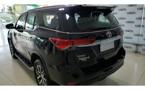 Toyota Hilux Sw4 Srx Diamo. 4x4 2.8 Tb Die Aut. 7 Lug.