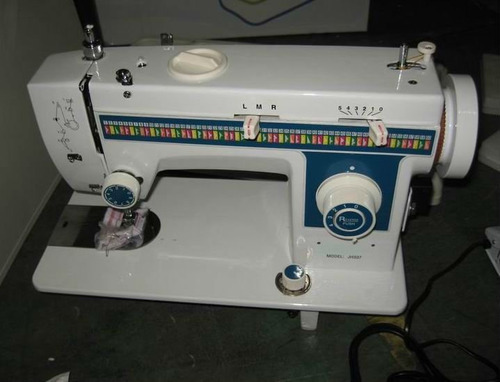 Maquina De Coser Portatil Continental