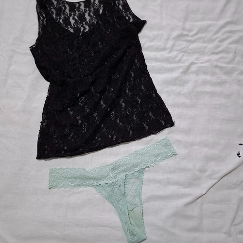 Remera De Encaje Y Tanga Talle L