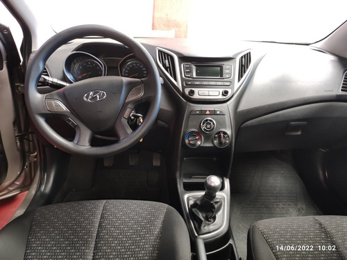 Imagem 6 de 6 de Hyundai Hb20 1.0 Comfort Flex Mec. Cinza 2018