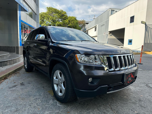 Jeep Grand Cherokee Sport Wagon 2013
