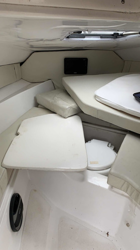 Imagen 4 de 15 de Lancha Naval Center 210 Cuddy Motor 150 Hp E-tec