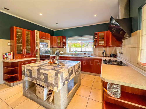 Casa En Venta De 5 Dormitorios En Pingueral
