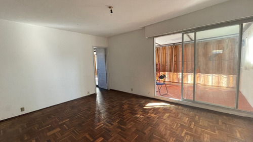 Venta Apartamento De 2 Dormitorios Con Patio Y Parrillero En Cordón!!