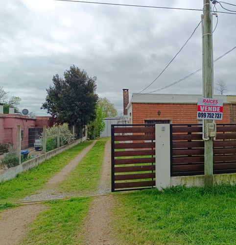 Se Vende Muy Linda Casa De Dos Dormitorios, Santa Rosa, Canelones.