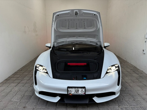 Porsche Taycan 2021