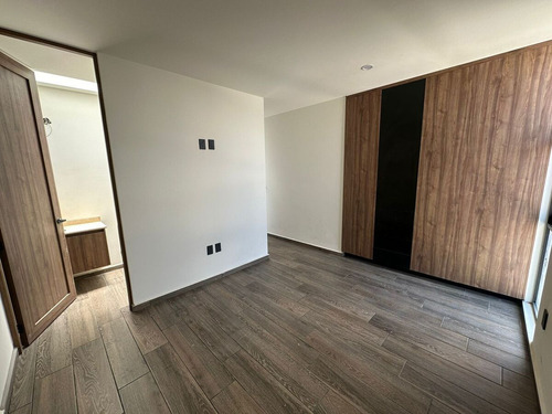 Hermosa Residencia Premium En Venta Entre El Refugio Y Zibatá, 4 Recámaras, Lujo