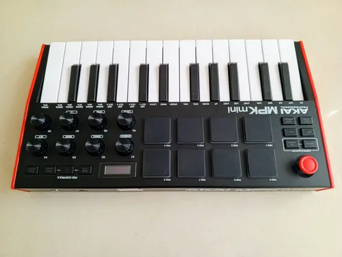 Controlador Midi Akai Mpk Mini 3 Con Cable Usb, Poco Uso (Usado)
