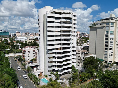 En Alquiler Apartamento En La Av. Anacaona Piso 6 Torre Gian Susan Con 400 Metros Y 3 Parqueos 