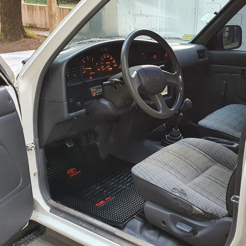 Toyota Hilux 1999 2.8 D/cab 4x4 D Dlx