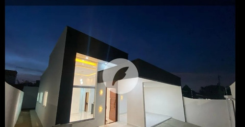 Residencia Unifamiliar Recém Concluída